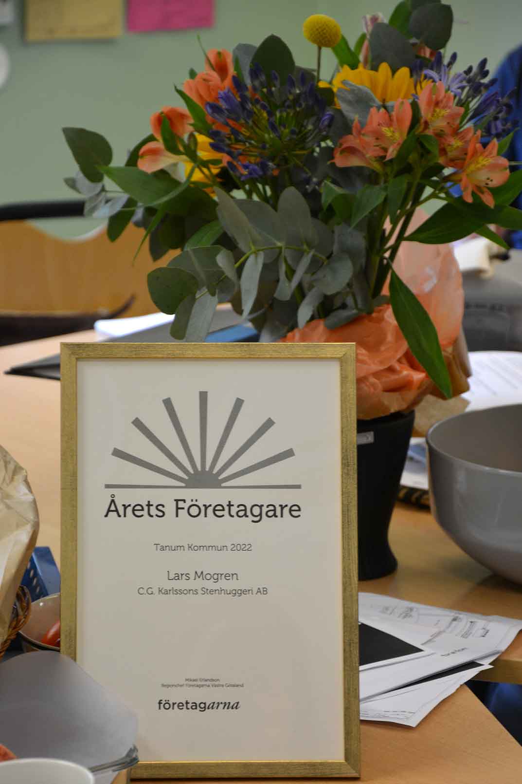 Diplom med texten "Årets Företagare Tanum 2022" tilldelat Lars Mogren, C.G. Karlssons Stenhuggeri AB.