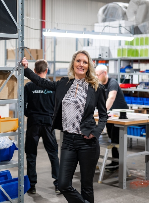 Anna Westbeck på Västia Plasindustri i produktion med fokus på miljödata, LCA och EPD.