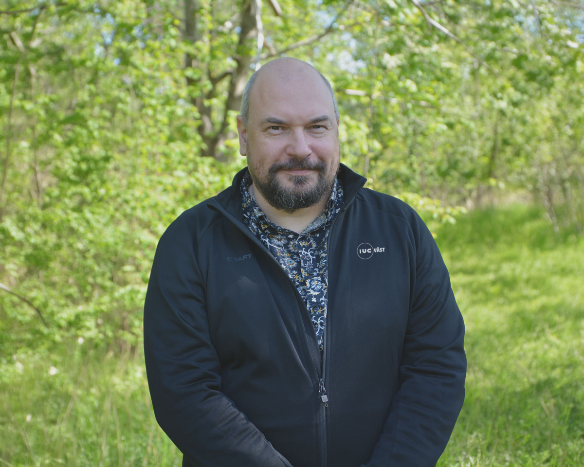 Peter Bratt från IUC Väst arbetar med energieffektivisering och energianalyser för industriföretag inom Industry In West. Smartare energianvändning.