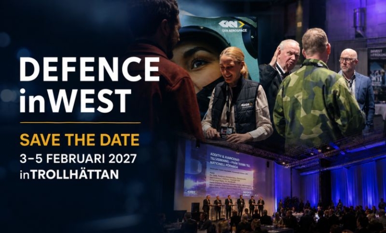 Bild för Defence inWest med texten "Save the Date – 3–5 februari 2027 i Trollhättan". Bildcollage från tidigare konferens med besökare som nätverkar, en utställningsmiljö med GKN Aerospace samt en scen där ett panelsamtal pågår inför publik.